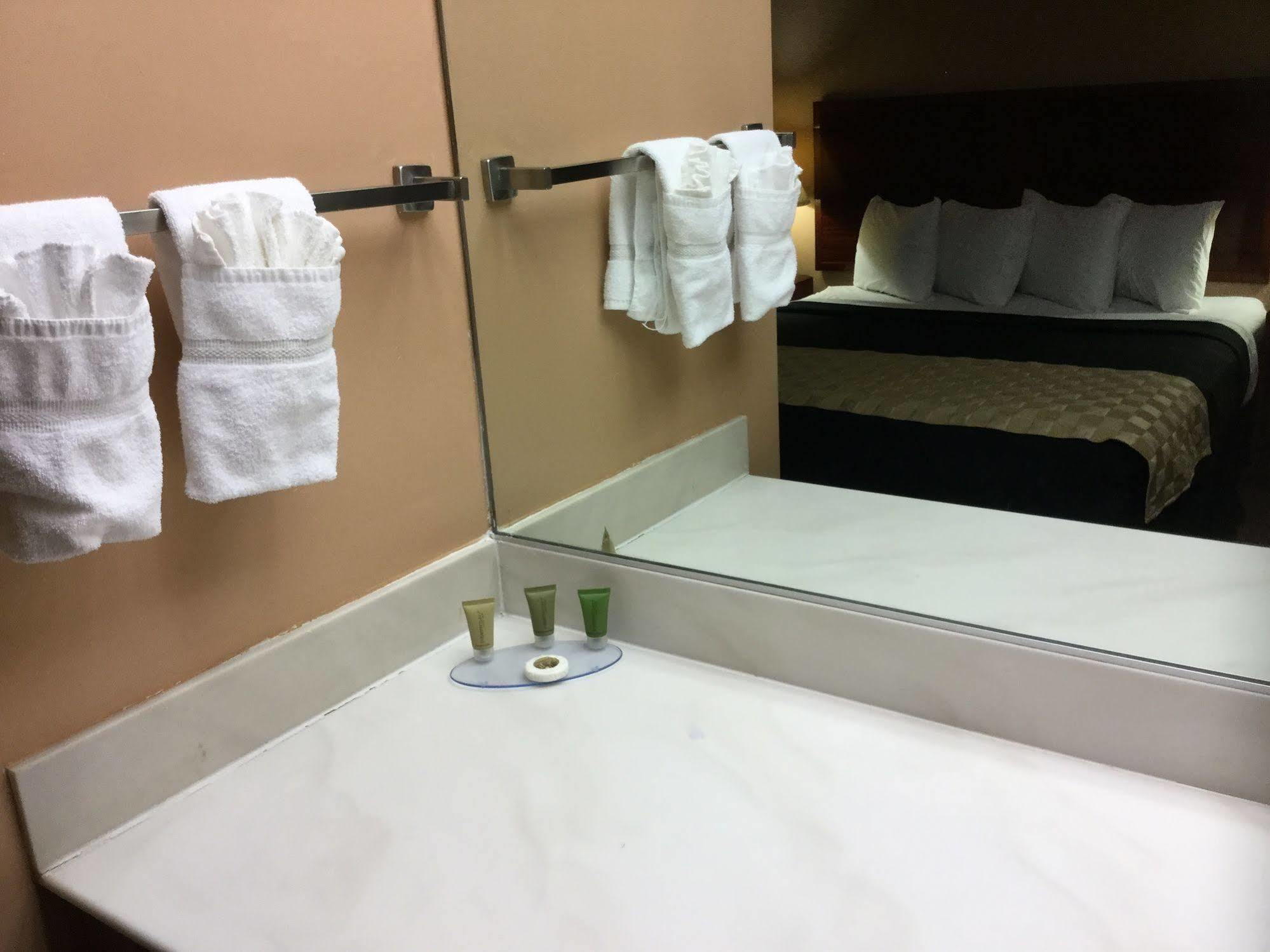 Green Tree Inn And Extended Stay Suites Victorville Eksteriør billede